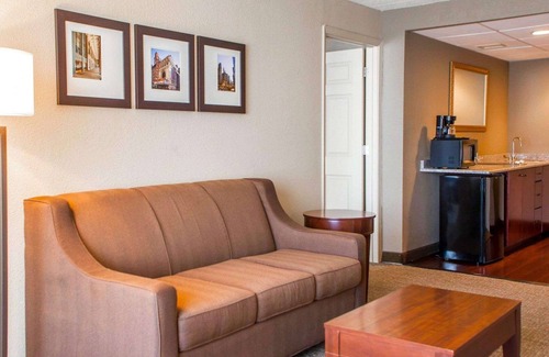 Orland Hills Hotel | Quality Inn & Suites Orland Park - Chicago