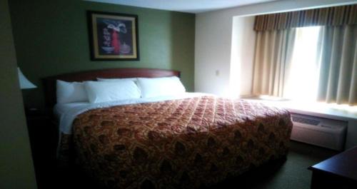 Prestonsburg Hotel | Quality Inn & Suites Prestonsburg next to Mountain Arts Center