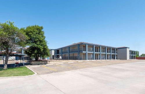 Plainview Hotel | Quality Inn