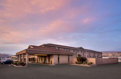 Wenatchee Hotel | Quality Inn Wenatchee-Leavenworth