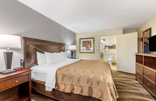 Rolling Road Farms Hotel | Quality Inn Windsor Mill