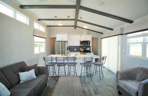 Sherkston Cottage | Quarry Meadows Resort Living ! Sherkson Shores