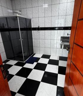 Cotia House | Quarto Queen size privativo em casa de condomínio