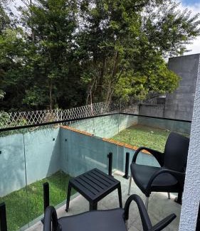 Cotia House | Quarto Queen size privativo em casa de condomínio
