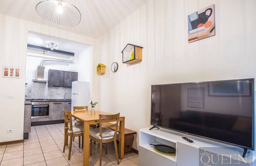 Saragozza-Porto Apartment | Queen Home Veronique