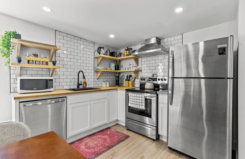 Downtown St. John's Apartment | Queen Top Suite | 2BR | Free Parking | Modern