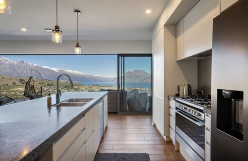 Queenstown House | Queenstown Hill View