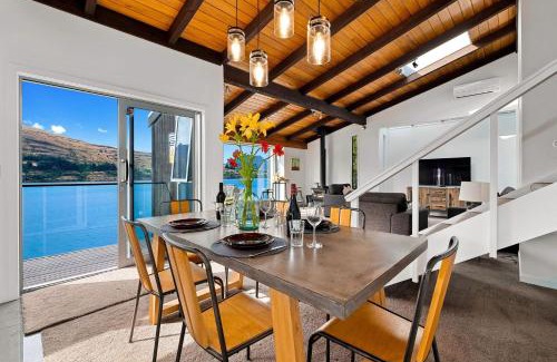 Queenstown House | Queenstown Lakefront Dream 4 Bed