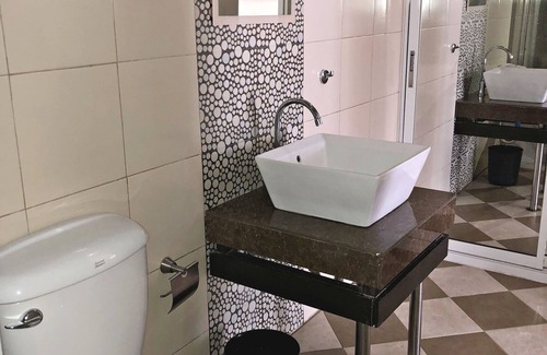 Candelaria Hotel | Quezon Premier Hotel Candelaria