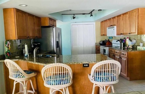 Golden Beach House | Quiet 2 bedroom island home blocks from beach!