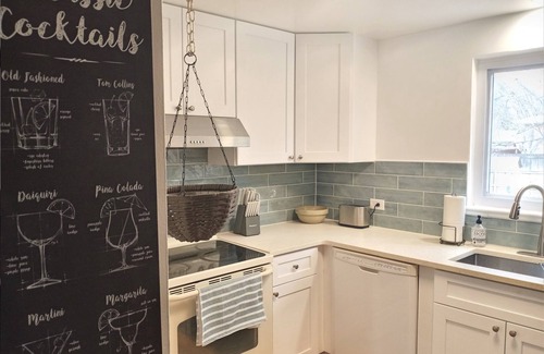 Barths House | Quiet 3BR spot between downtown AND the mountains