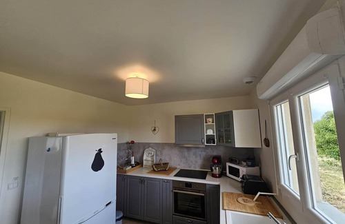 La Mesniere House | Quiet and panoramic view of fields and La Sarthe