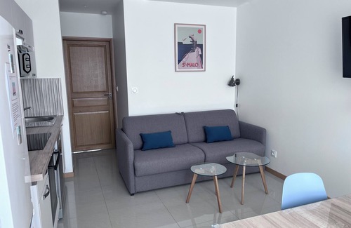 Lancieux Apartment | Quiet apartment, 100m from the beach