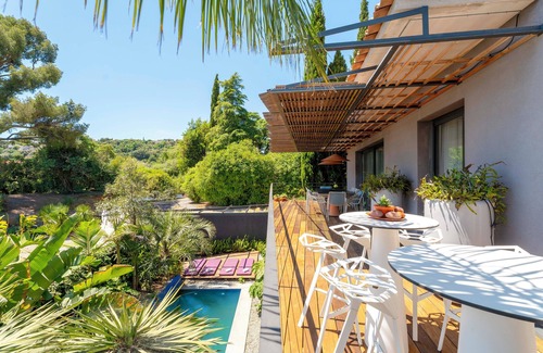 Hyeres Villa | Quiet architect-designed villa Swimming pool - sea view - 3 bedrooms