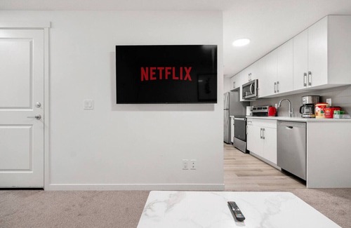 Southeast Calgary Apartment | Quiet Basement 2BR Suite » 2 Queens » Netflix