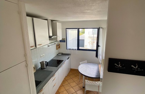 Larmor-Plage Apartment | Quiet, bright duplex apartment just a stone's throw from the beach and town centre, garage and terrace.