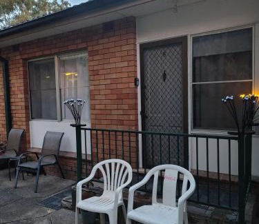 Kogarah Villa | Quiet, central, cosy one bedroom villa in Kogarah