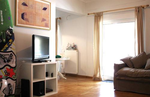 Ilisia Apartment | Quiet, central, on airport metro and bus line
