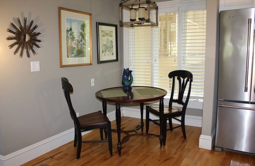 West Beach House | Quiet Convenience on a Cul-d-sac, A Home Builder Owner who Loves Dogs!