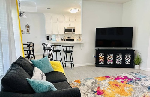 Brownsville House | Quiet Cozy Spacious Home Private Pool