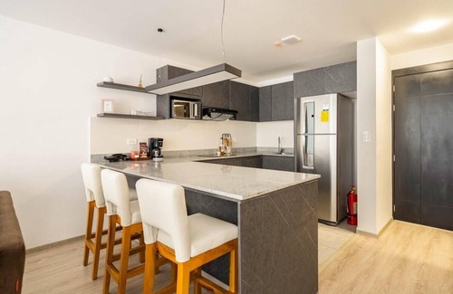 La Mariscal Apartment | Quiet Digital Nomad Haven with Coworking & Premium Amenities Steps from Metro