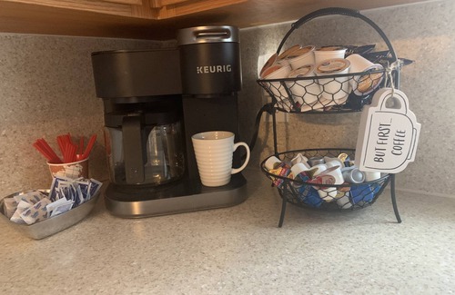 Twin Lake House | Quiet lake front with all the amenities of home! Start your fall tour with us!