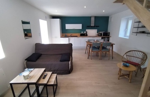 Saint-Derrien House | Quiet little house in the countryside, newly restored, 15 minutes from the beach.