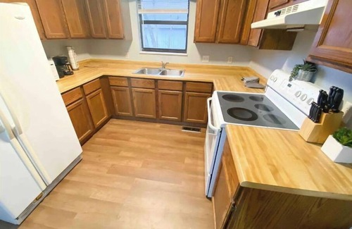 Knoxville Cottage | Quiet Mountain-side Cottage 20 min from downtown