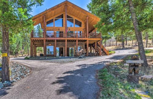 Ruidoso House | Quiet Ruidoso Cabin with Deck and Private Hot Tub