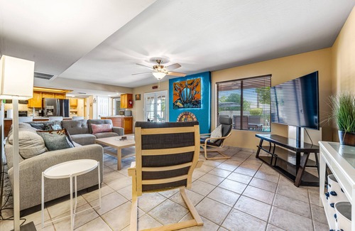 Raskin Estates House | Quiet Scottsdale retreat with enclosed yard, pool, patio, grill, game room & W/D
