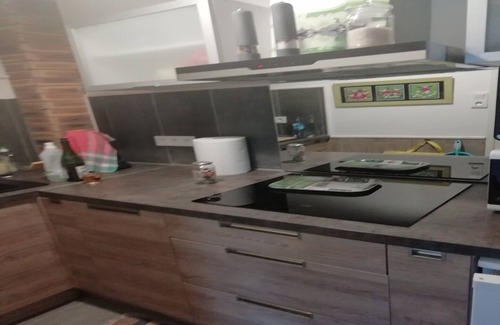 Plogoff Apartment | Quiet studio 100 metres from the beach and thalasso centre