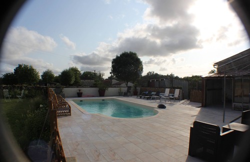 Saint-Savinien Apartment | Quiet studio 2 minutes from all amenities, access to swimming pool