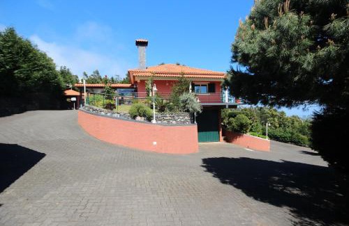 Santa Cruz House | Quinta do Santo by LovelyStay