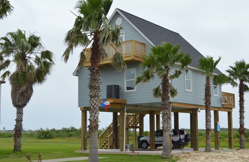 Quintana House | Quintana's "Tropical Breeze", located in Quaint Quintana Beach