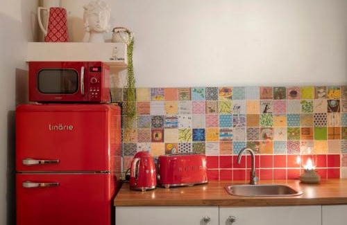 Richmond House | Quirky Richmond Cottage Cozy Charm and Walk to MCG