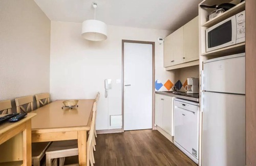 Cannes La Bocca Apartment | Résidence Cannes Verrerie - maeva Home - 3 Room Apartment 6 People - Prestige