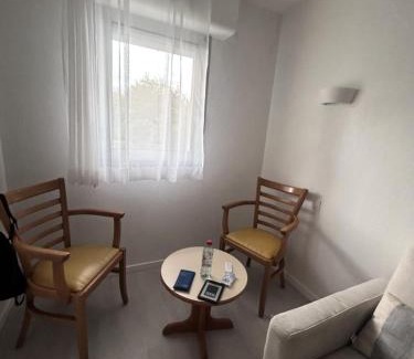 Trouville-sur-Mer Apartment | Résidence Les Tamaris - maeva Home - Studio + coin cabine vue mer 3 personnes - Sélection MAE-5533