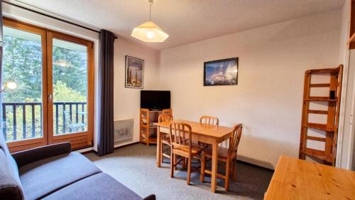 Flaine Apartment | Résidence Pollux - Studio confortable avec cabine · Proche des pistes et des commerces · Balcon MAE-7415