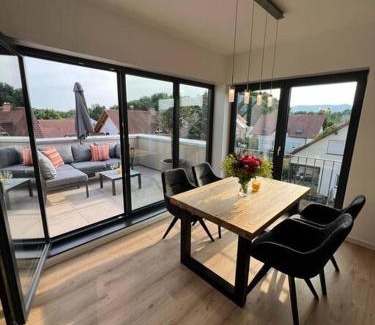 Venningen Apartment | Rückzugsort im Rebenmeer mit Terrasse, Grill & Parkplatz