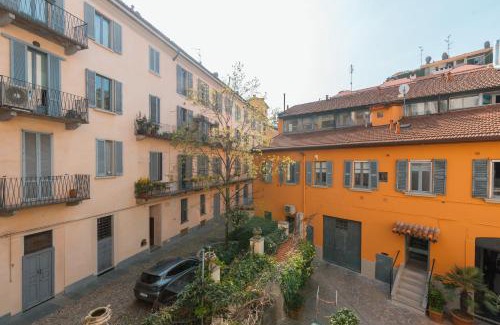 Magenta Apartment | R Sterlizia House