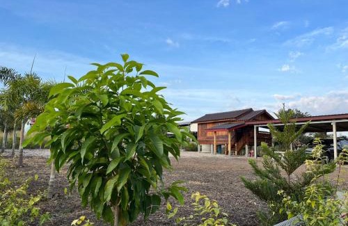 K. Wang Sombun House | Rachatadapa Village