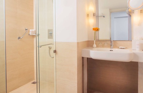 Kochi Hotel | Radisson Blu Kochi