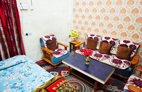 Naini House | Rai Homestay
