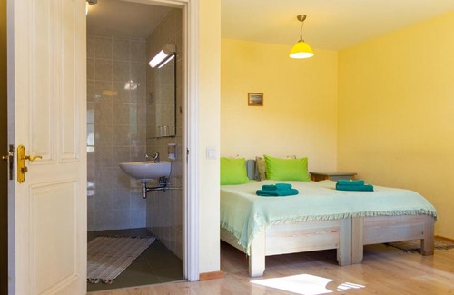 Ventspils Hotel | Raibie Logi