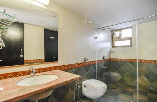 Gauravaddo House | Rainforest - Casa Azure 5 Min walk to the beach