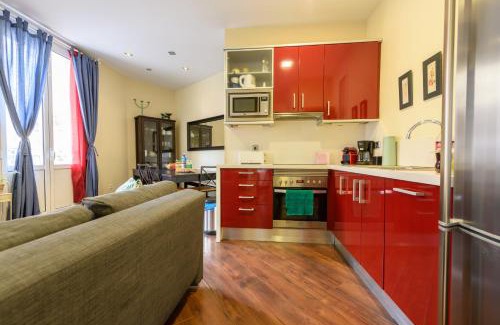 El Poble-sec Apartment | RamblasRentals Design Renovated Apartment AC Balcony10m Ramblas - Parking - Wifi