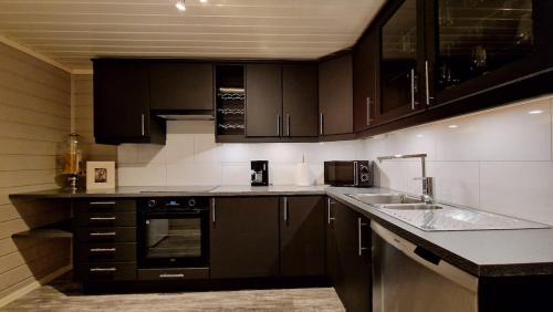 Sula Apartment | Rancho Apartment with King size bed