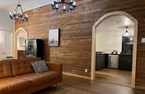 Lockhart House | Rancho Plateado: Spanish Ranch under the Oaks