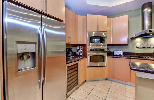 Daytona Beach Condo | Rare 4 Bd/3 Ba 2,900+ Sq ft Oceanfront Luxury Condo w Huge Balcony & Grill