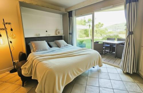 Duingt Apartment | Rare : au bord du lac d’Annecy, cosy appartement en rez de jardin avec terrasse privative